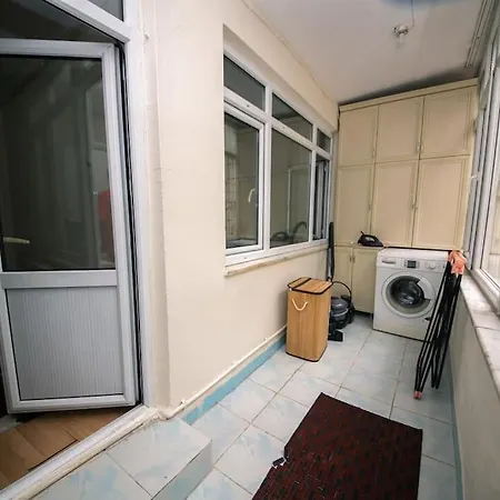 Apartamento Sehrin Merkezinde Bahceli Ev Istambul