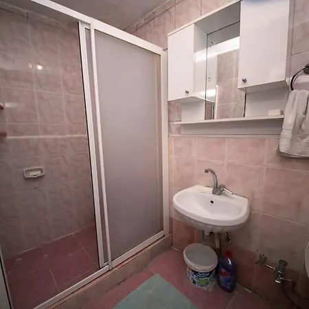 Sehrin Merkezinde Bahceli Ev Apartamento